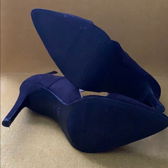 Asymmetric Black Heels S-7 - Picture 4 of 7